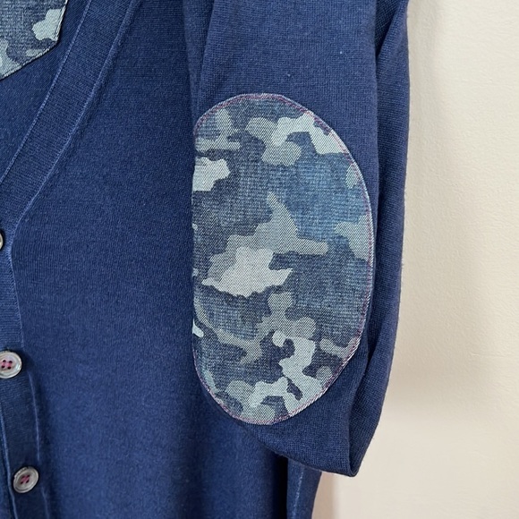 𝅺robert Graham l Wool/Silk Blend Blue Long Sleeve Cardigan - Picture 3 of 7